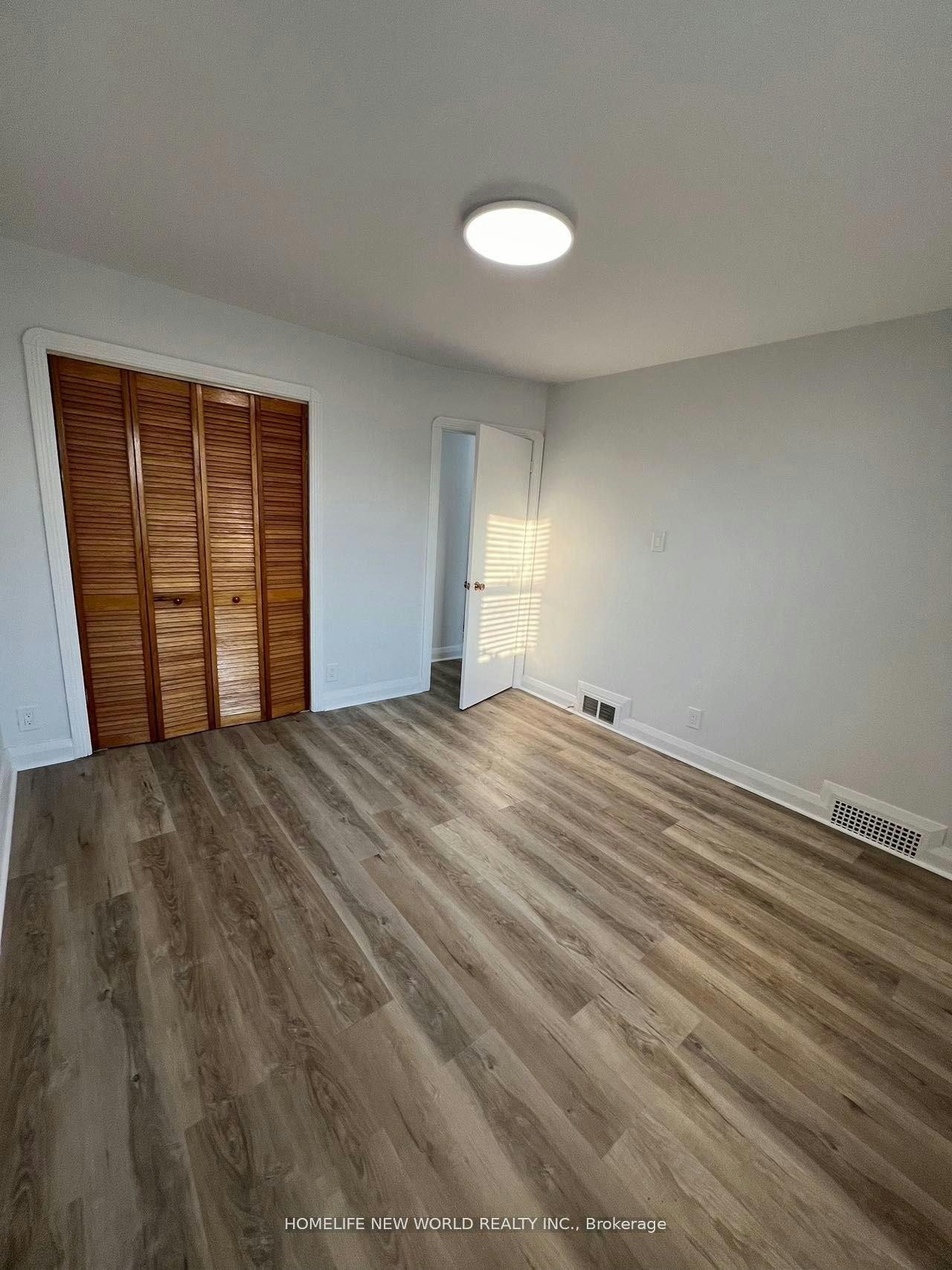 Main-354 Kane Avenue, Toronto, ON, M6M 3P4 - 15