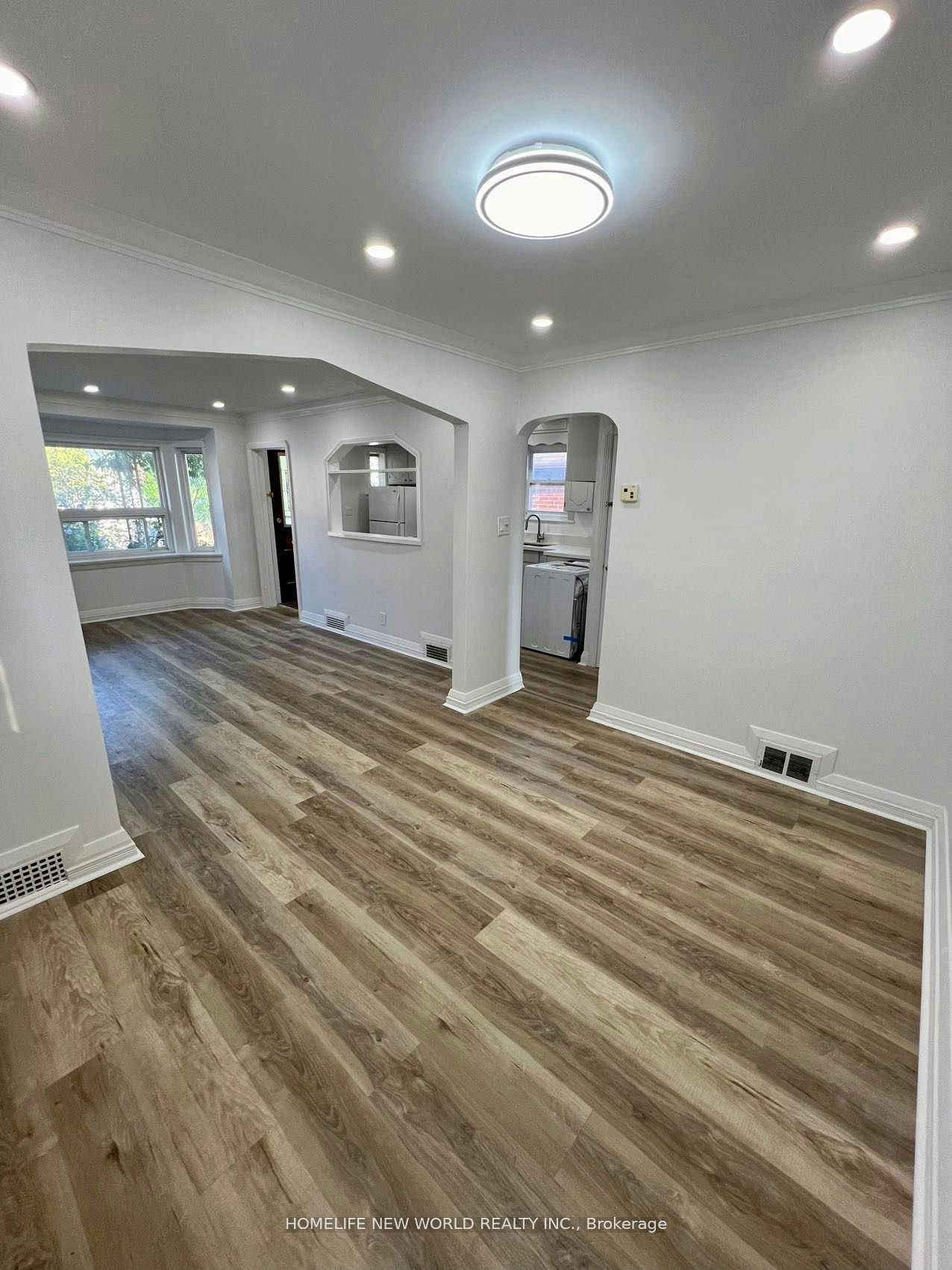 Main-354 Kane Avenue, Toronto, ON, M6M 3P4 - 7
