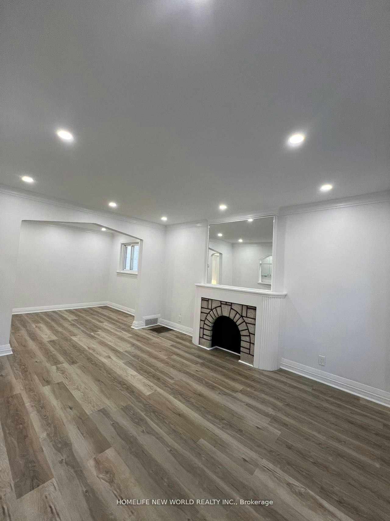 Main-354 Kane Avenue, Toronto, ON, M6M 3P4 - 8