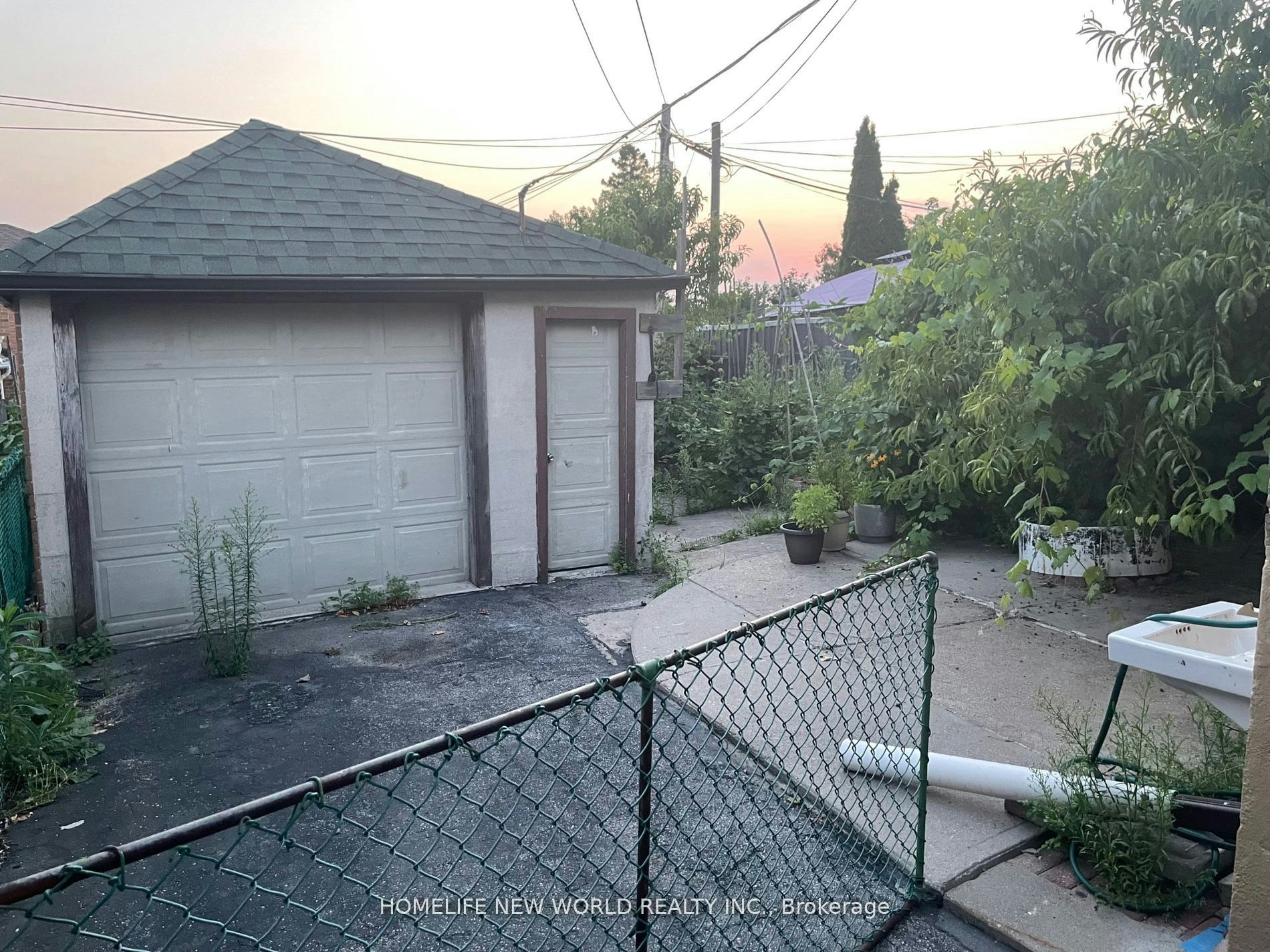 Main-354 Kane Avenue, Toronto, ON, M6M 3P4 - 17