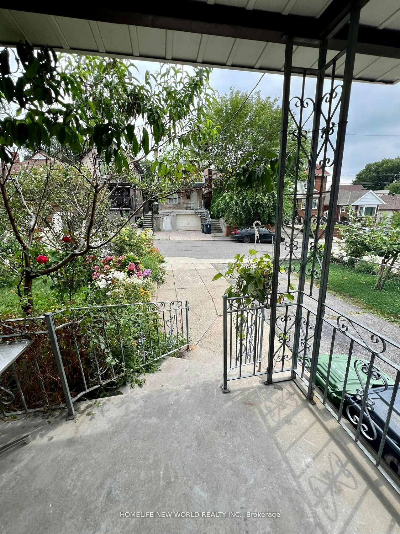 Main-354 Kane Avenue, Toronto, ON, M6M 3P4 - 3