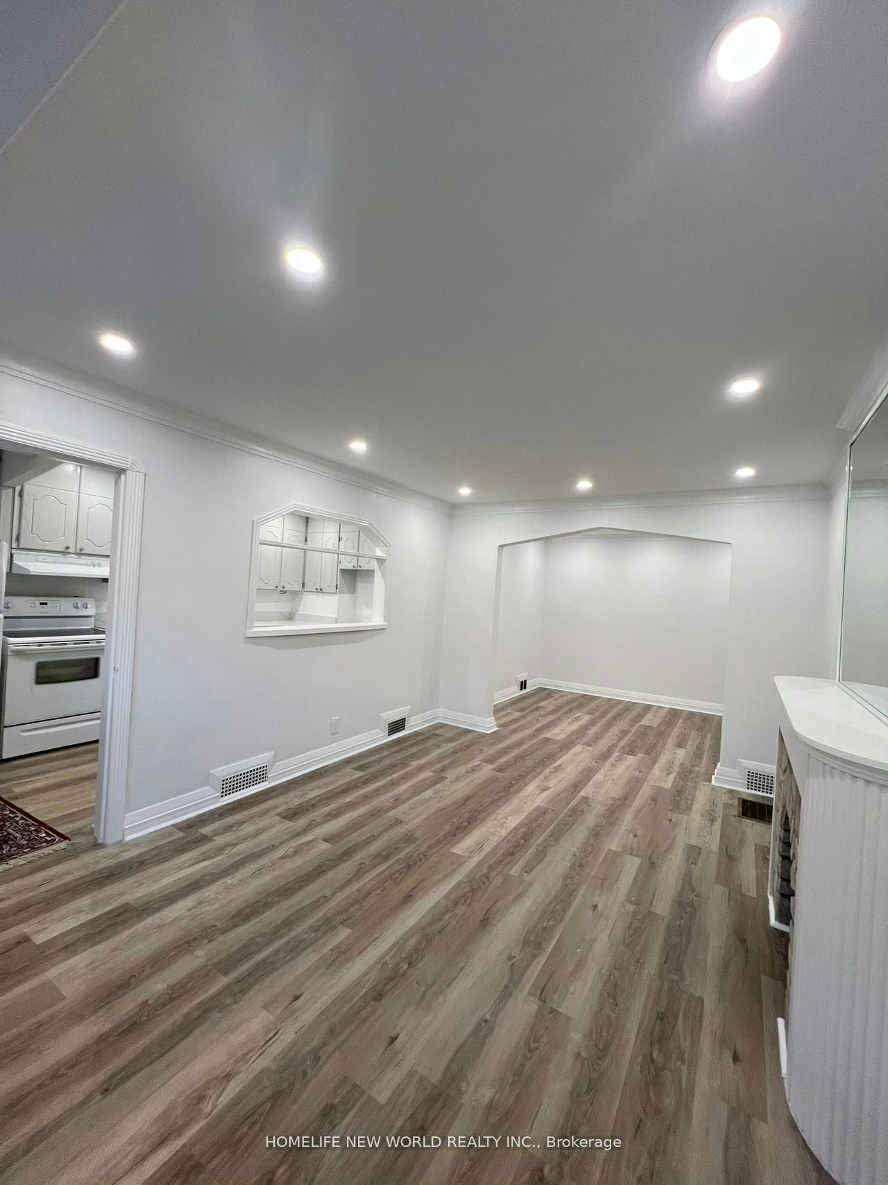Main-354 Kane Avenue, Toronto, ON, M6M 3P4 - 9