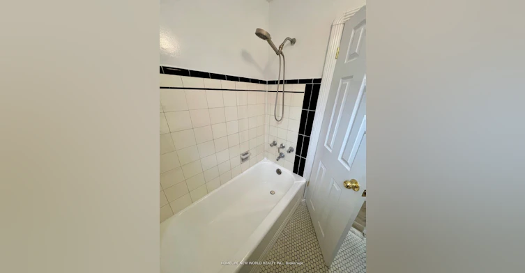 Main-354 Kane Avenue, Toronto, ON, M6M 3P4 - 12