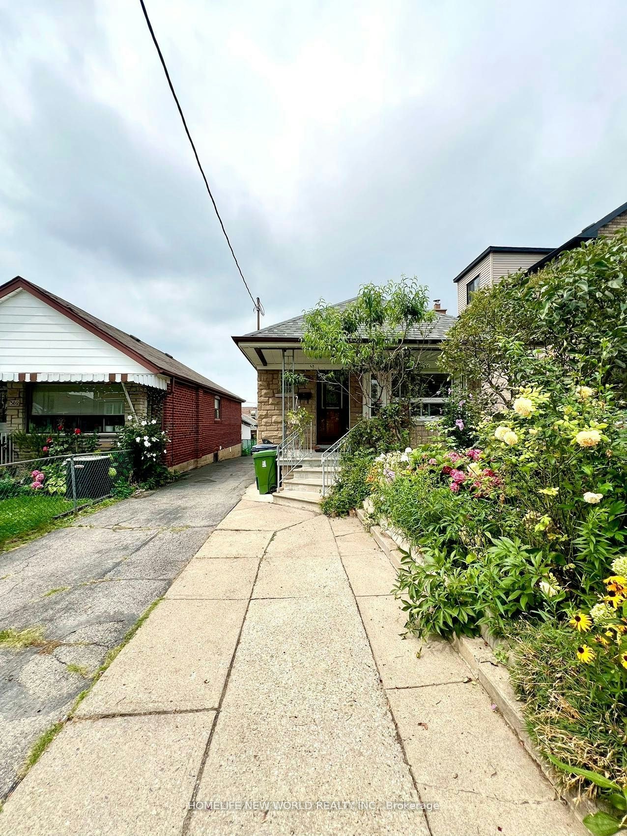 Main-354 Kane Avenue, Toronto, ON, M6M 3P4