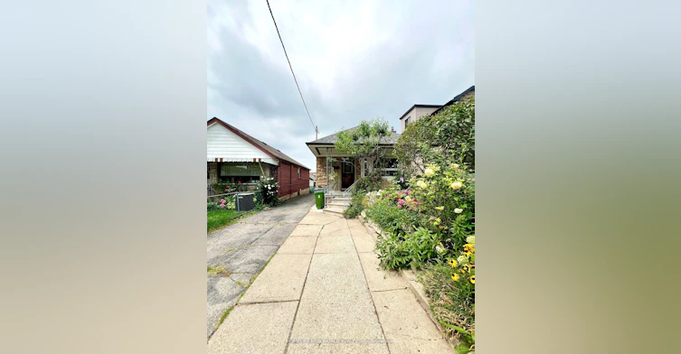 Main-354 Kane Avenue, Toronto, ON, M6M 3P4