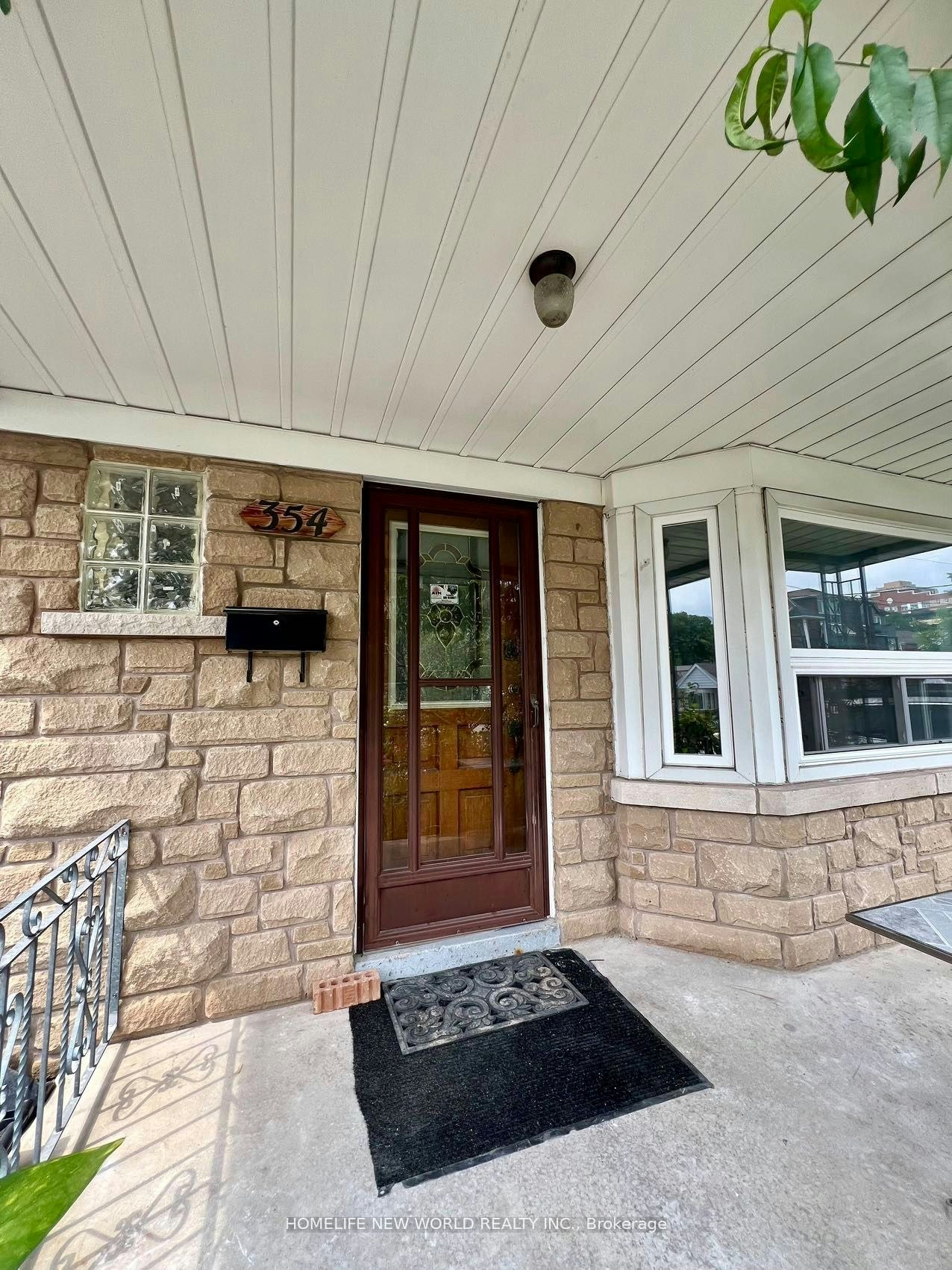 Main-354 Kane Avenue, Toronto, ON, M6M 3P4 - 4