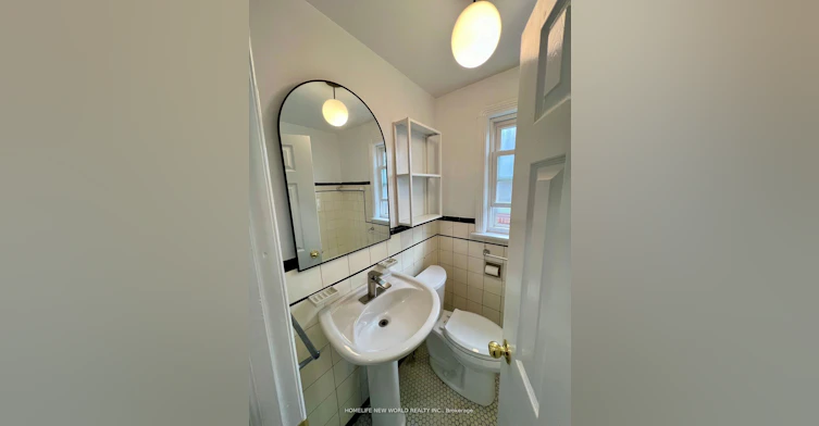 Main-354 Kane Avenue, Toronto, ON, M6M 3P4 - 11