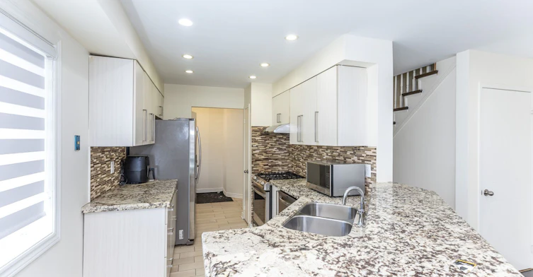10-45 Bristol Road E, Mississauga, ON, L4Z 3P5 - 11
