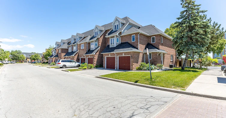 10-45 Bristol Road E, Mississauga, ON, L4Z 3P5