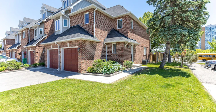 10-45 Bristol Road E, Mississauga, ON, L4Z 3P5 - 3