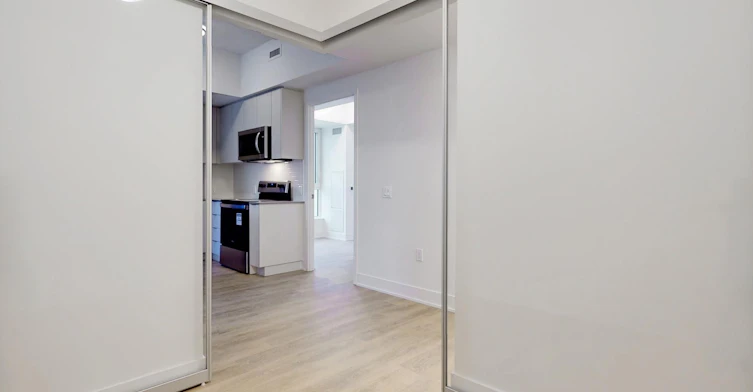 1602-204 Burnhamthorpe Road E, Mississauga, ON, L5A 0B3 - 5