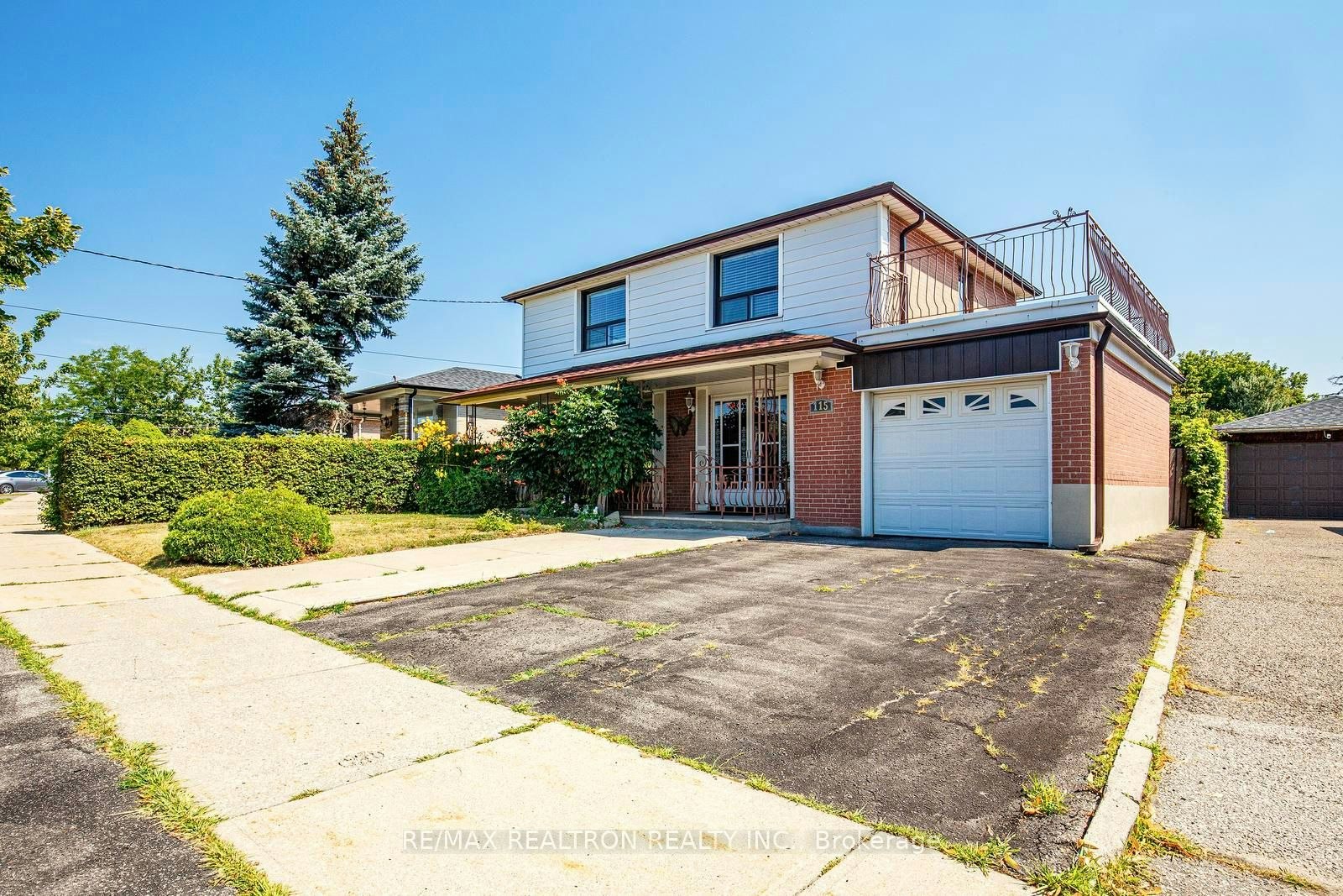 115 Hullmar Drive, Toronto, ON, M3N 2E5