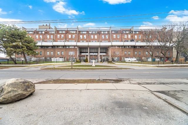 255-10 Eddystone Avenue, Toronto, ON, M3N 2T2