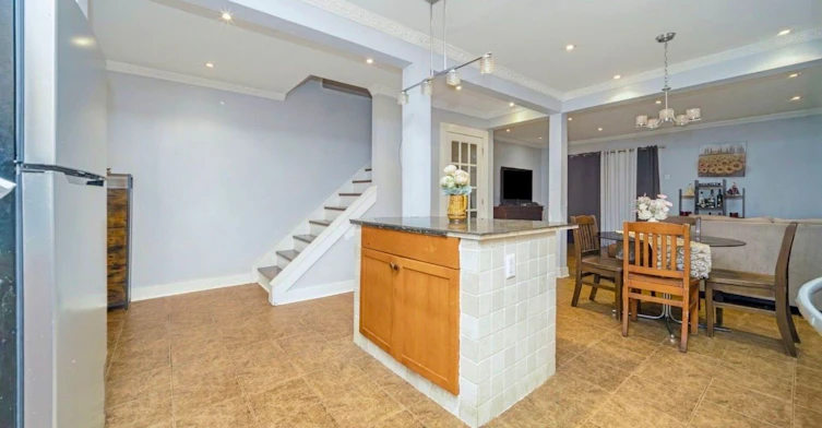 Room 1-19 Gatsby Square, Brampton, ON, L6S 2H4 - 9