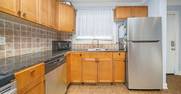 Room 1-19 Gatsby Square, Brampton, ON, L6S 2H4 - 6