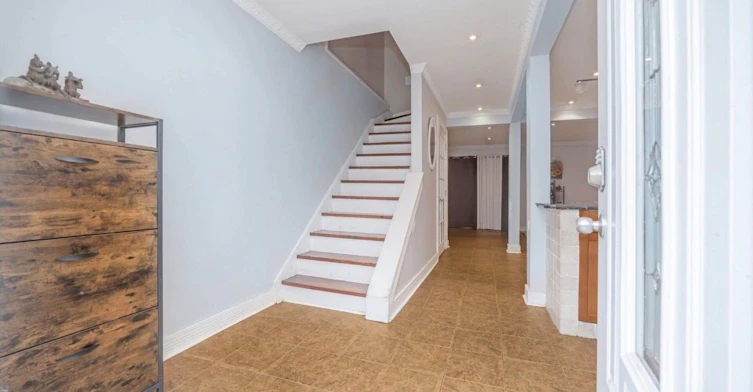 Room 1-19 Gatsby Square, Brampton, ON, L6S 2H4 - 7