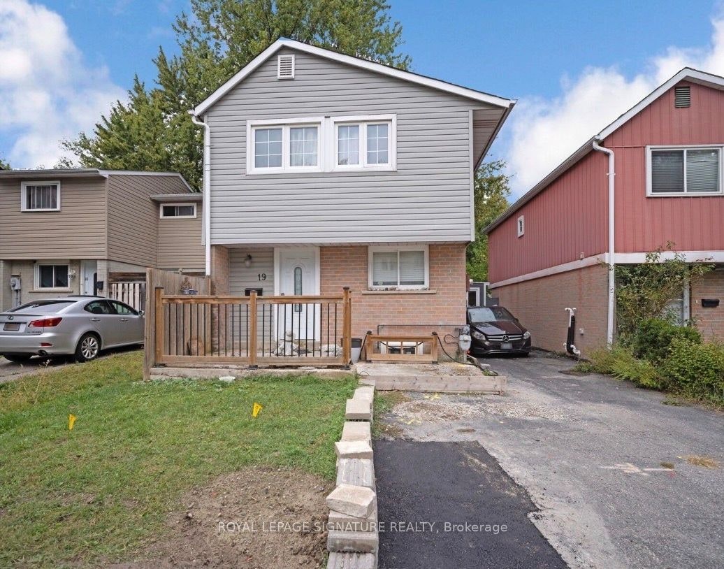 Room 1-19 Gatsby Square, Brampton, ON, L6S 2H4