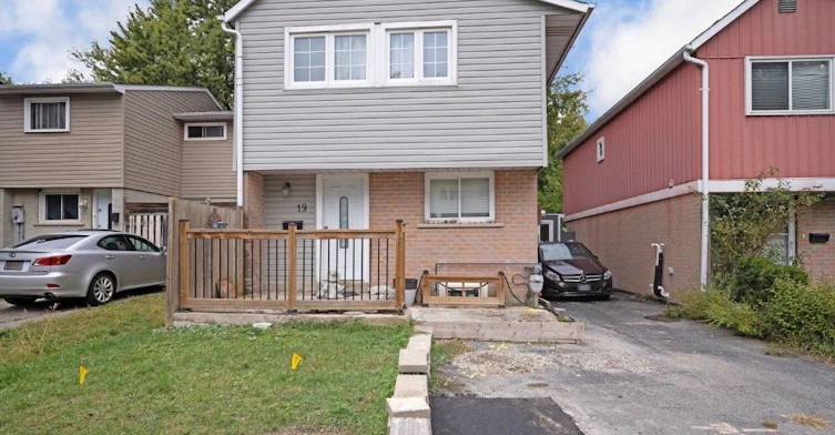 Room 1-19 Gatsby Square, Brampton, ON, L6S 2H4