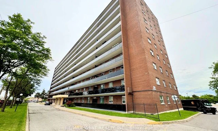 709-3533 Derry Road E
