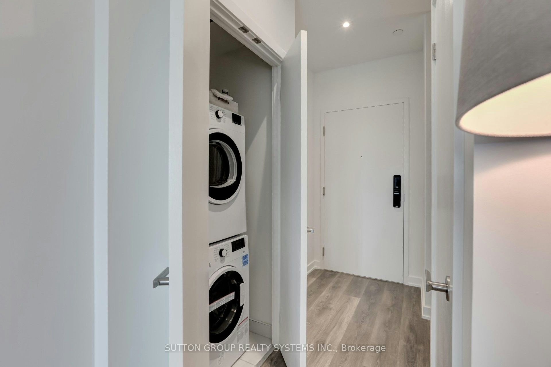 807-28 Ann Street, Mississauga, ON, L5G 3G1 - 11