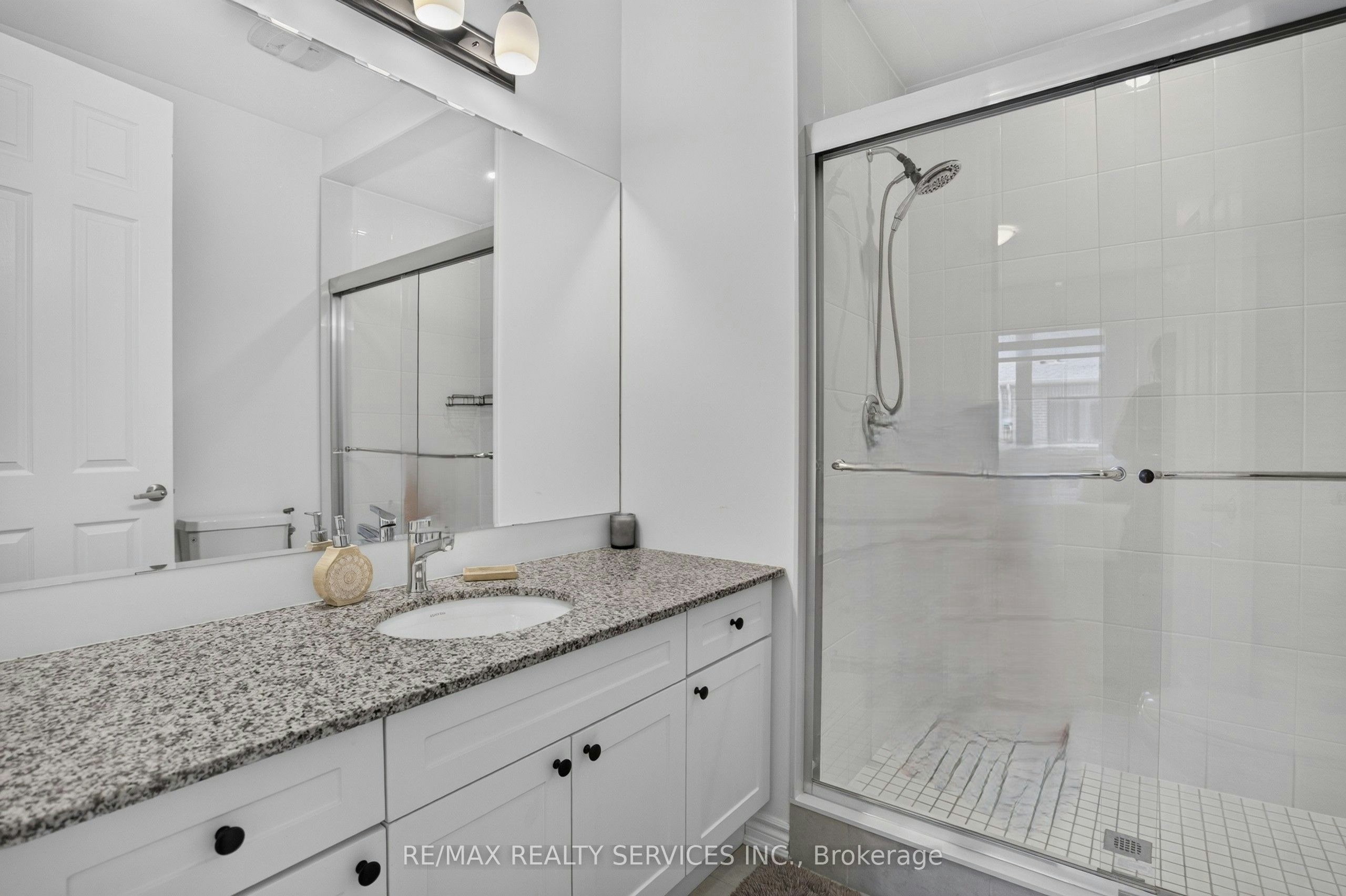 1702 Dance Court, Milton, ON, L9E 2A3 - 37