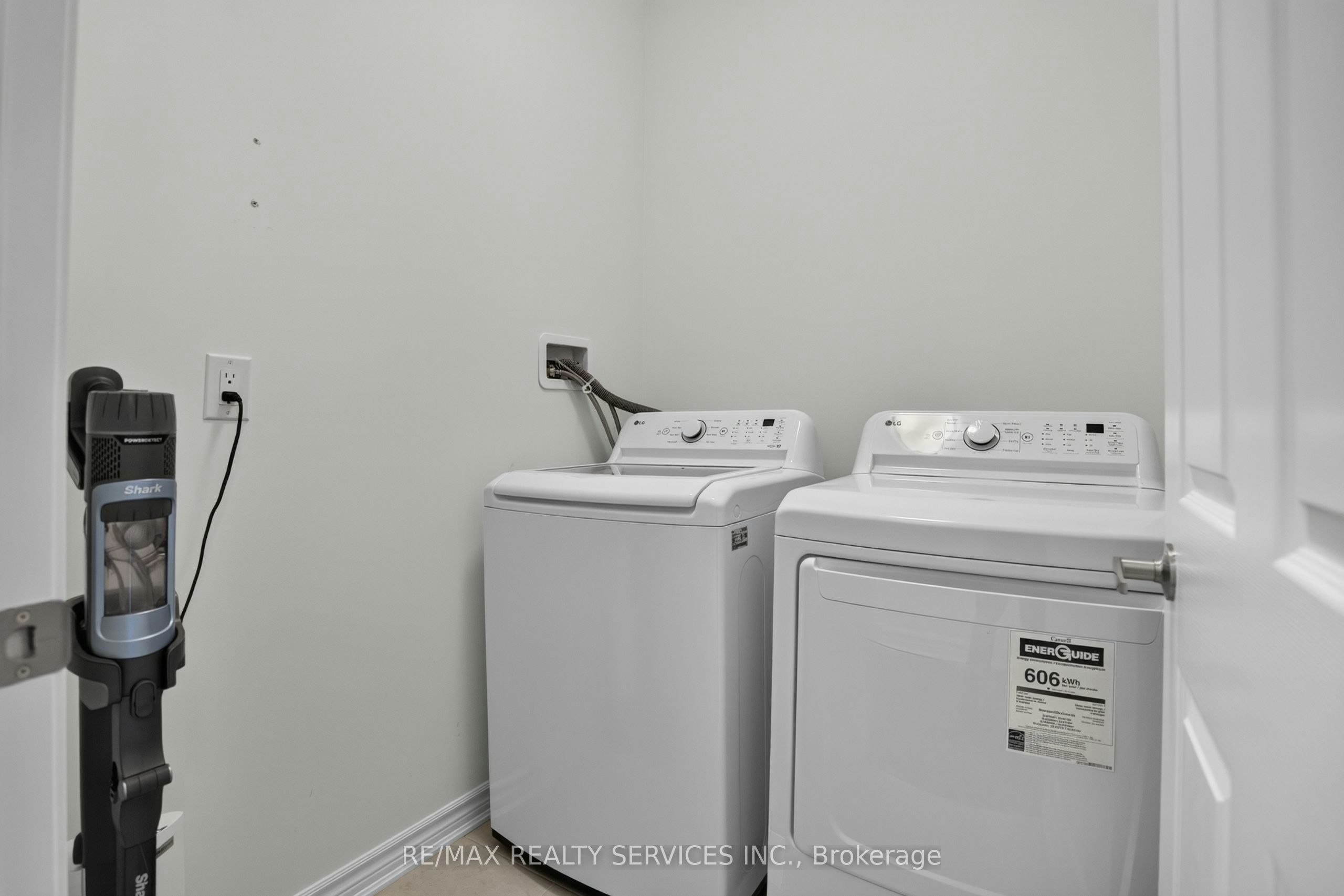 1702 Dance Court, Milton, ON, L9E 2A3 - 47