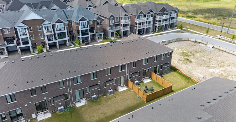 1702 Dance Court, Milton, ON, L9E 2A3 - 8