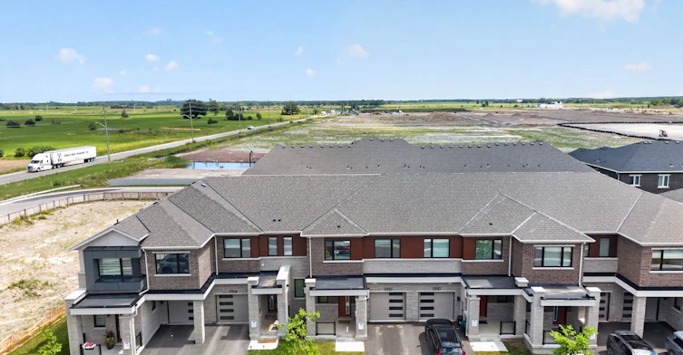 1702 Dance Court, Milton, ON, L9E 2A3 - 4