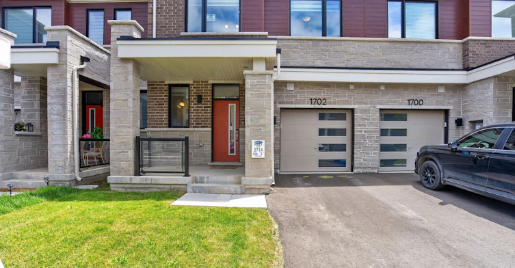 1702 Dance Court, Milton, ON, L9E 2A3 - 12