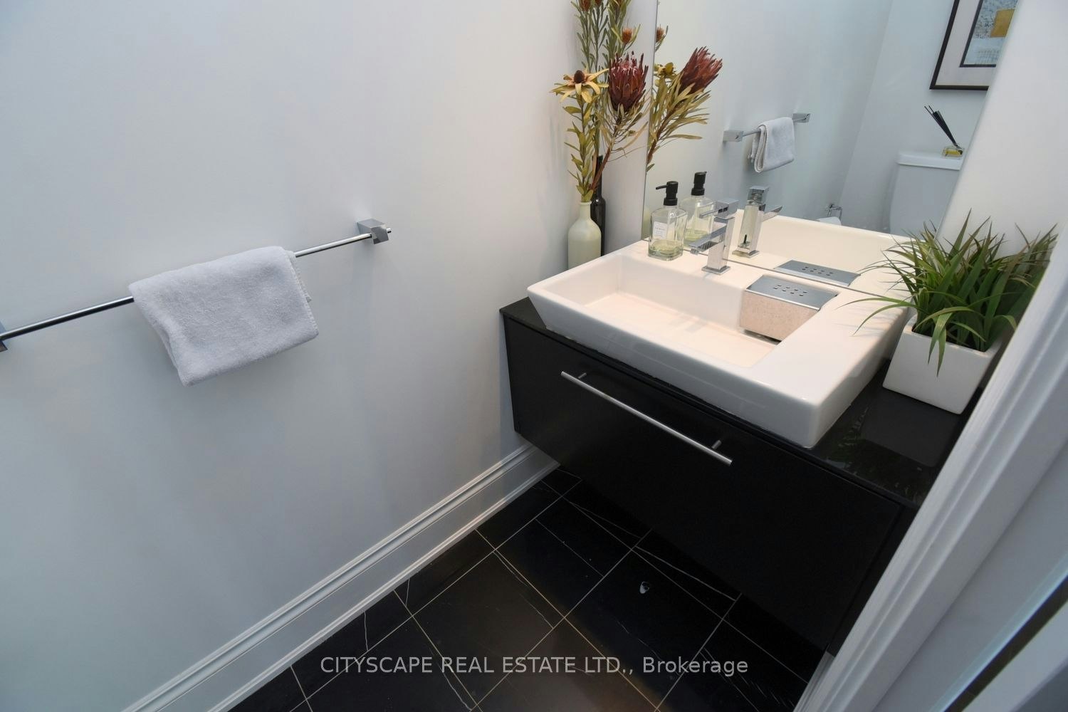 903-102 Bloor Street, Toronto, ON, M5S 1M8 - 18