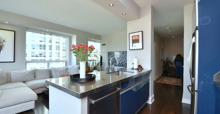 903-102 Bloor Street, Toronto, ON, M5S 1M8 - 14