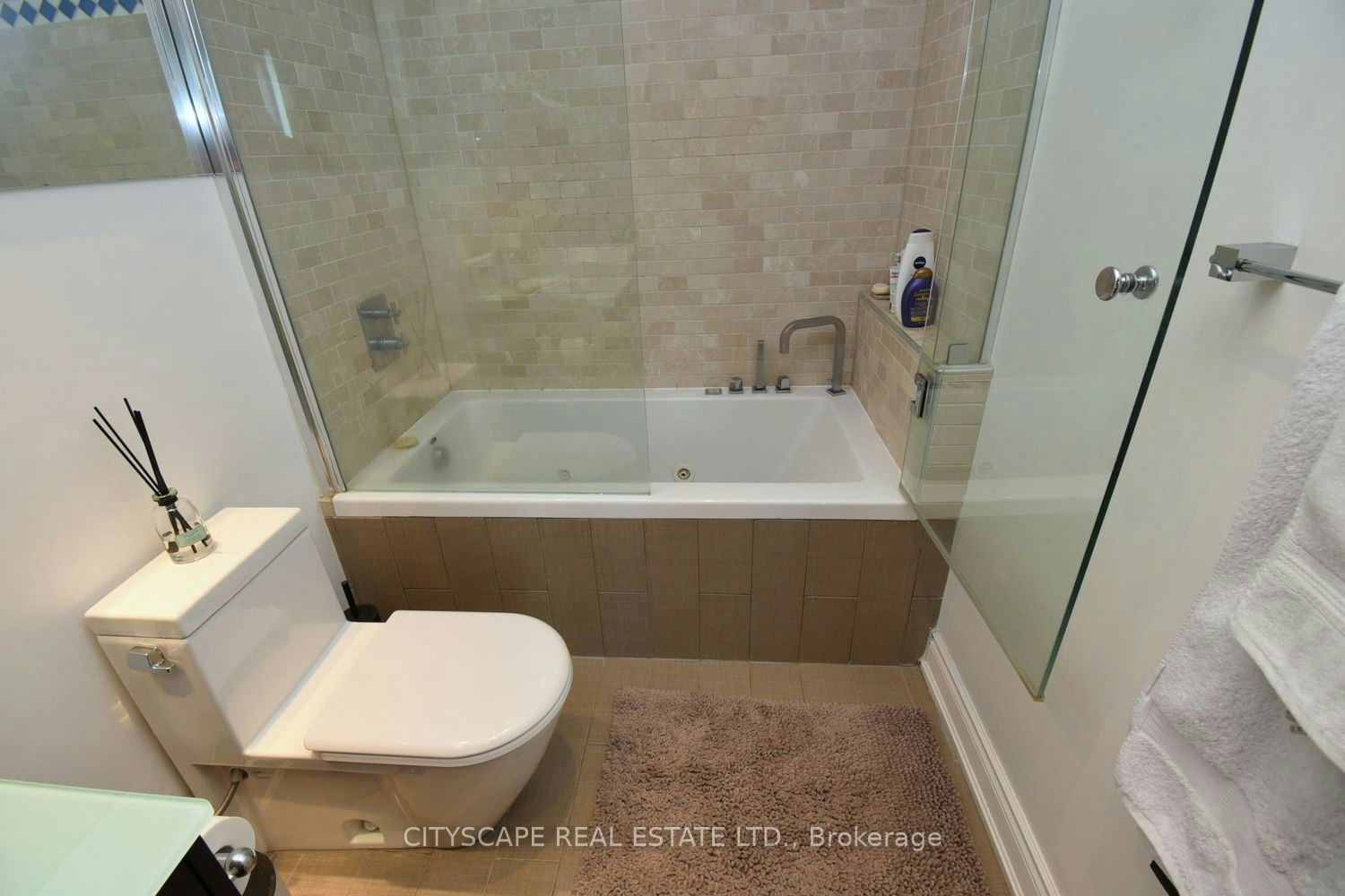 903-102 Bloor Street, Toronto, ON, M5S 1M8 - 23