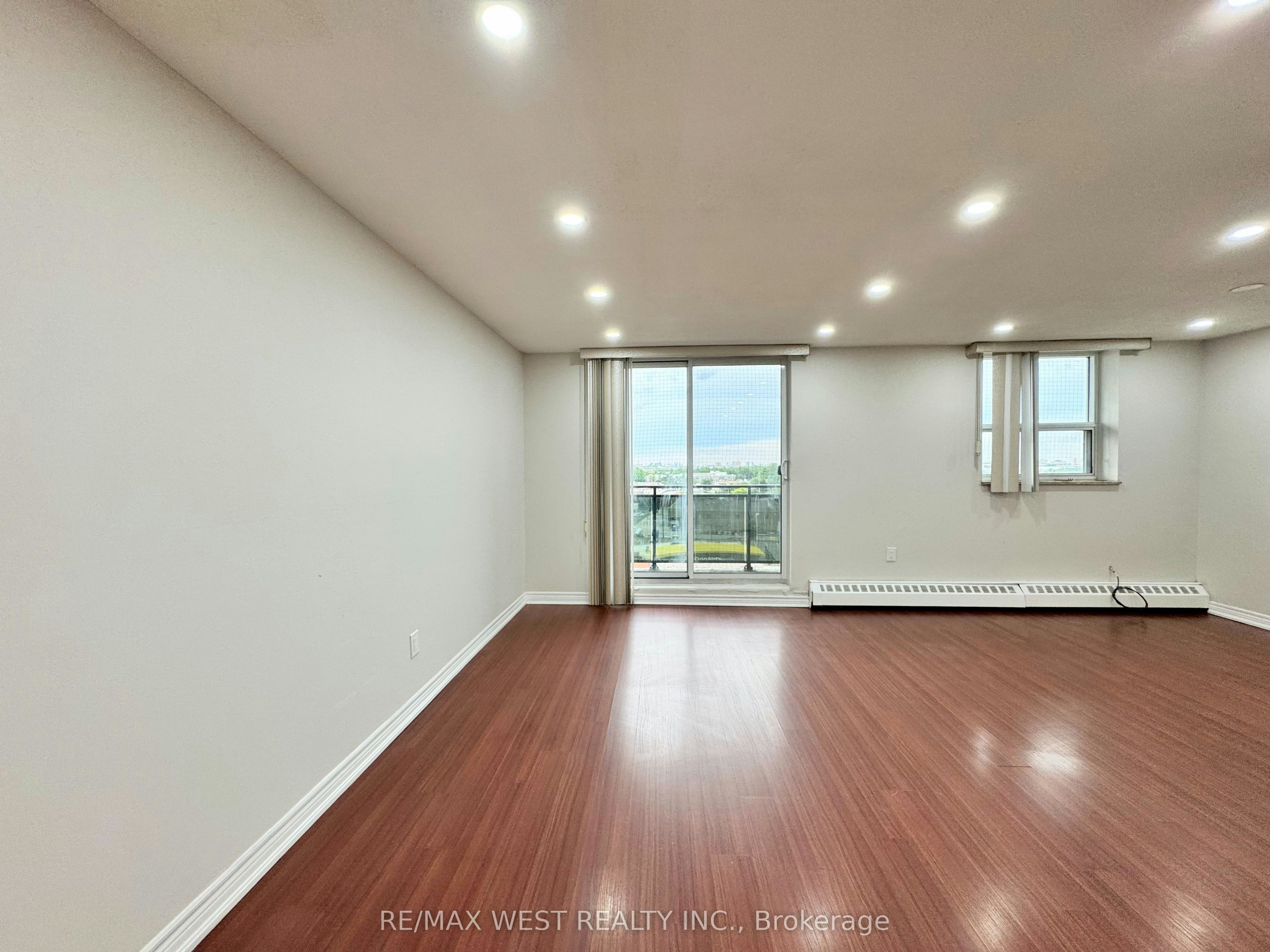 709-3533 Derry Road E, Mississauga, ON, L4T 1B1 - 3