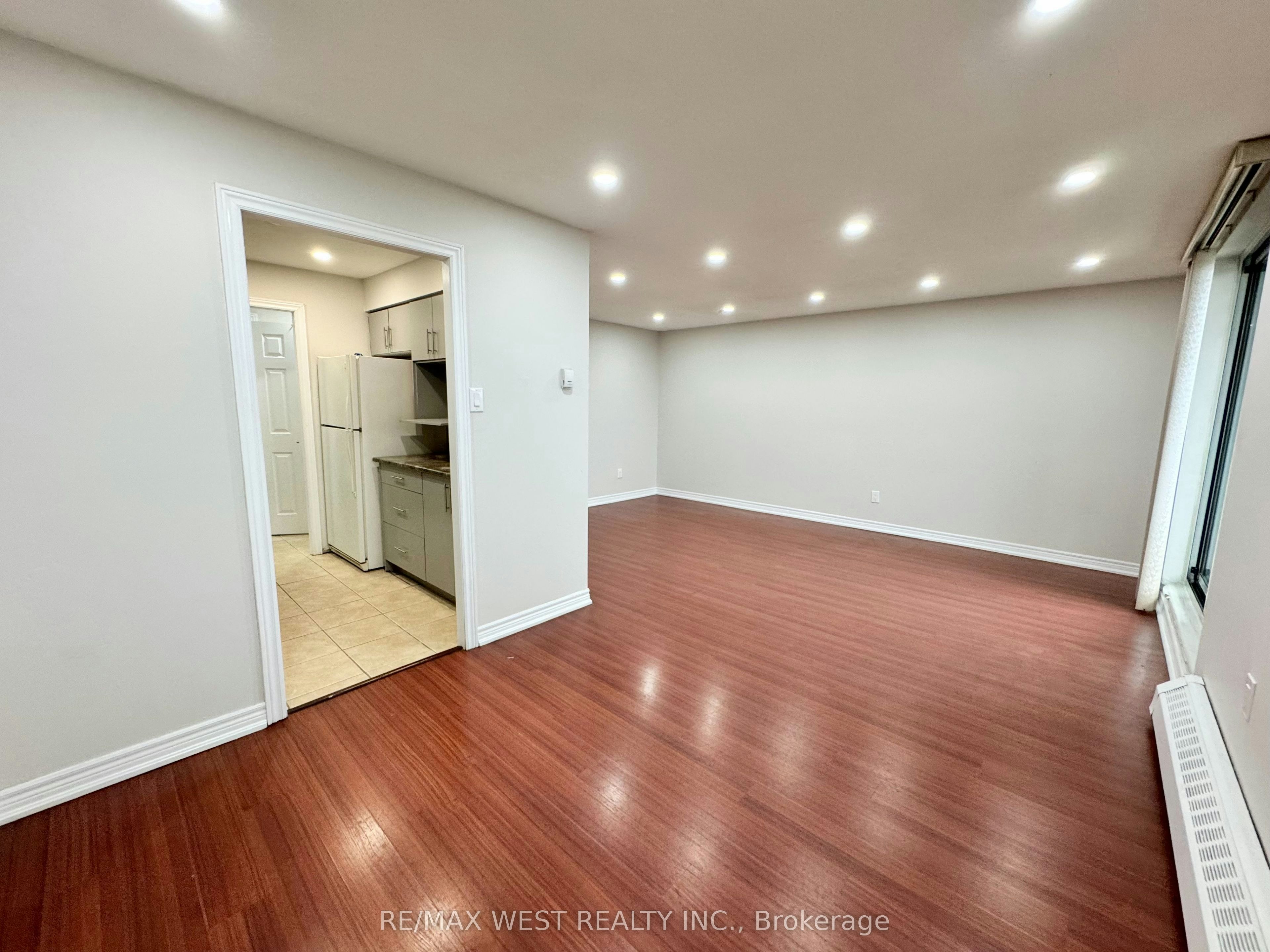 709-3533 Derry Road E, Mississauga, ON, L4T 1B1 - 5