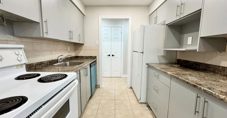 709-3533 Derry Road E, Mississauga, ON, L4T 1B1 - 7