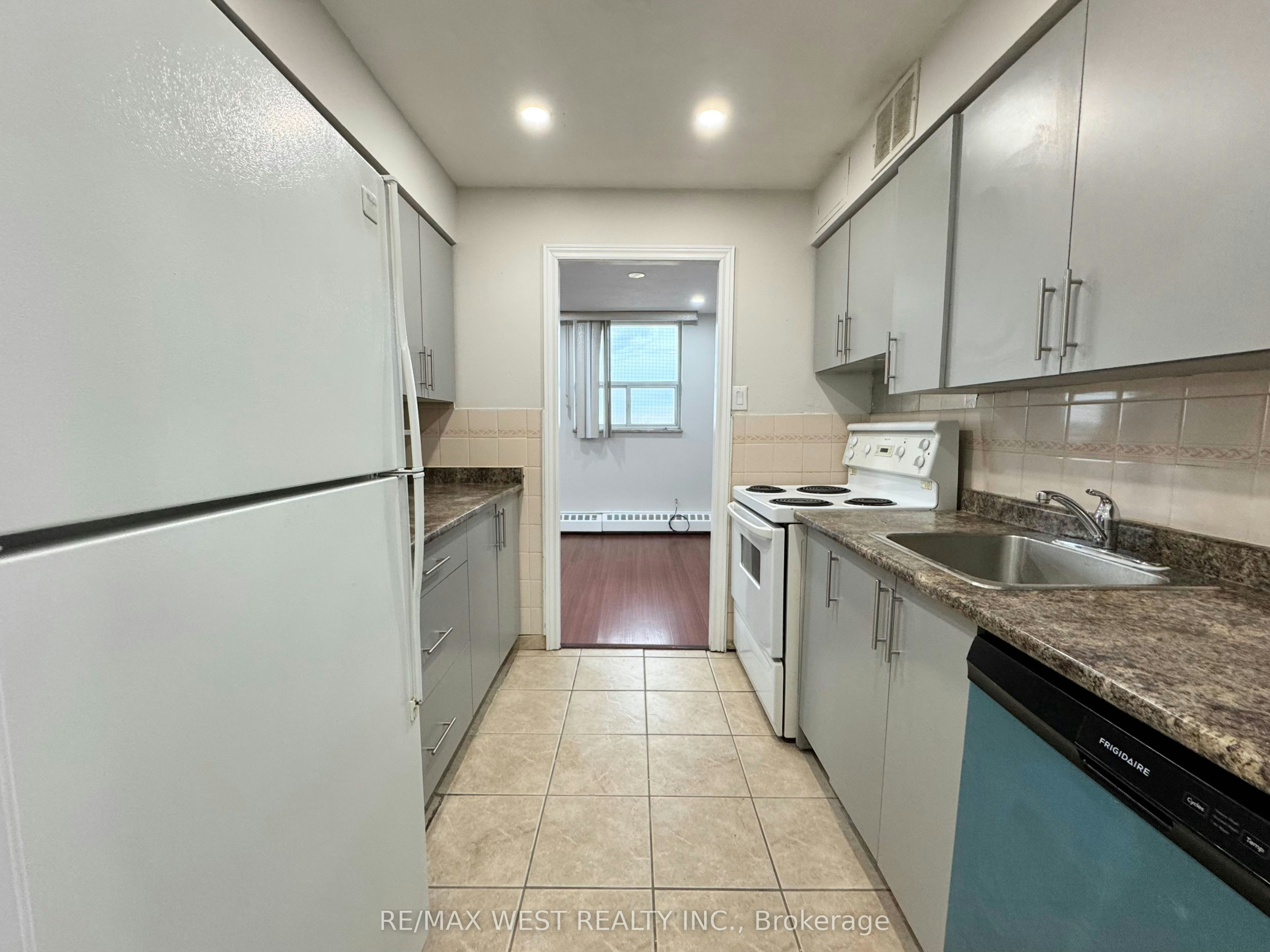709-3533 Derry Road E, Mississauga, ON, L4T 1B1 - 10