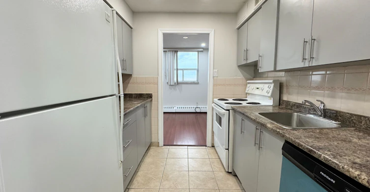 709-3533 Derry Road E, Mississauga, ON, L4T 1B1 - 10