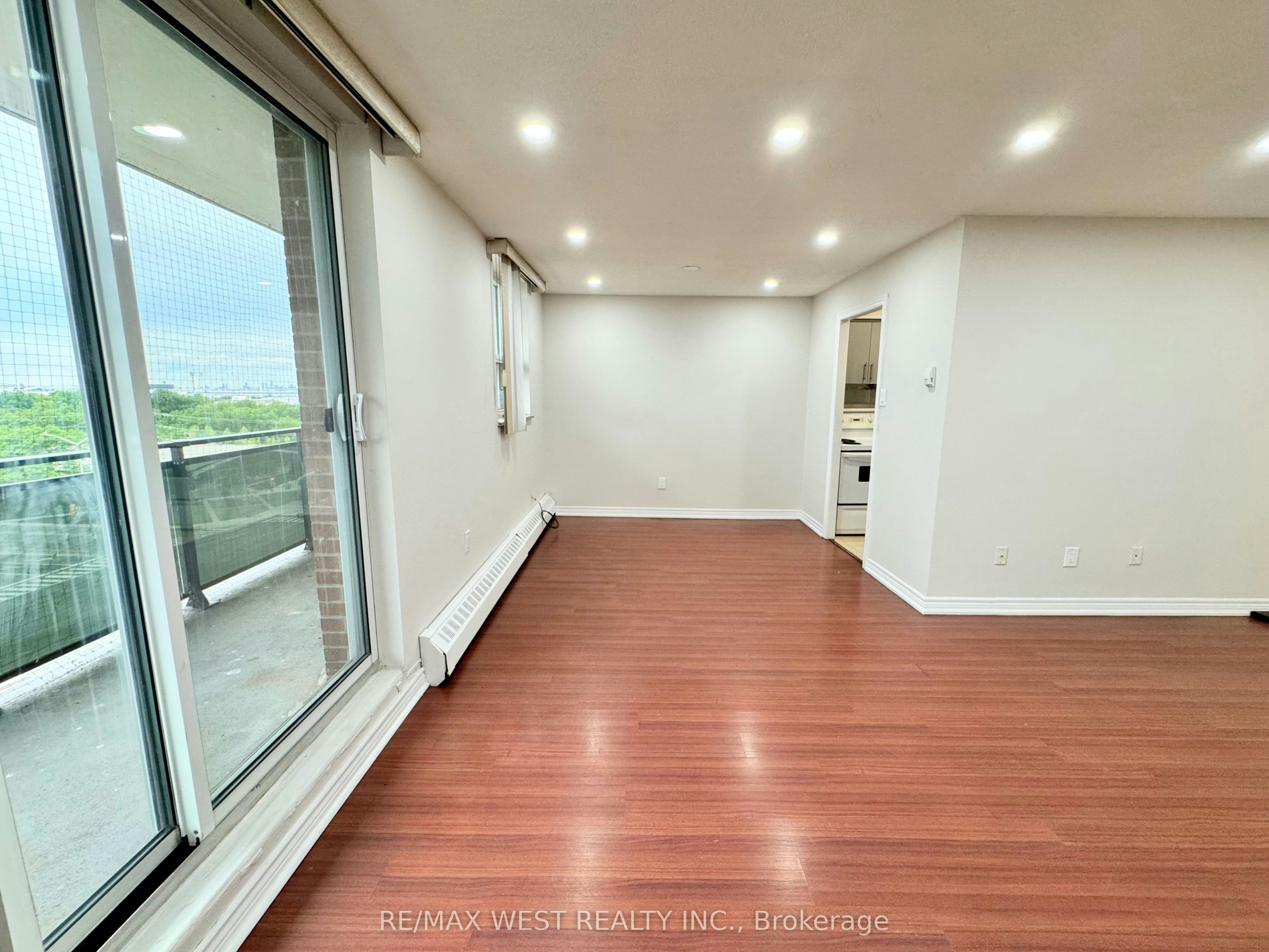 709-3533 Derry Road E, Mississauga, ON, L4T 1B1 - 4