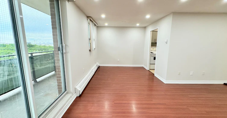 709-3533 Derry Road E, Mississauga, ON, L4T 1B1 - 4