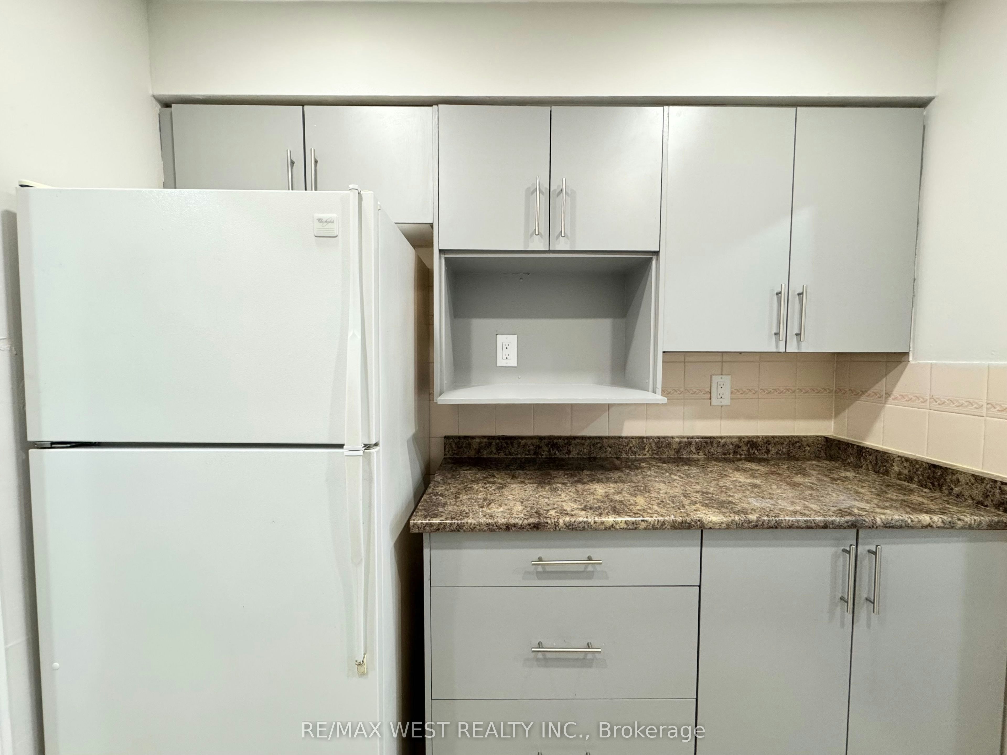 709-3533 Derry Road E, Mississauga, ON, L4T 1B1 - 9