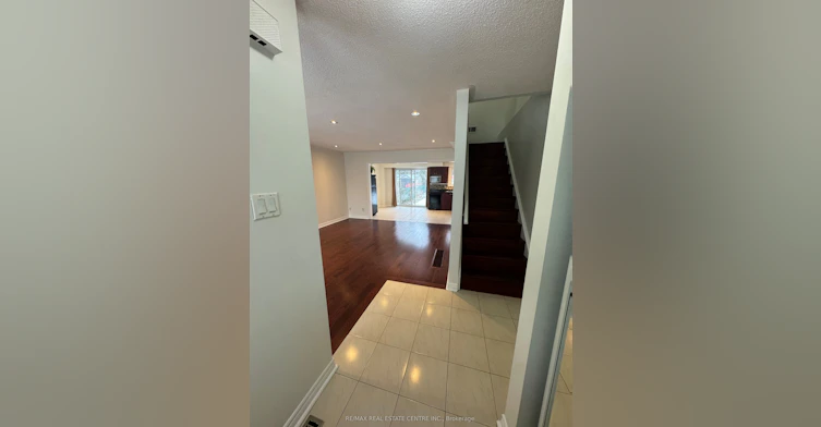 -Upper Level-1025 Blairholm Avenue, Mississauga, ON, L5C 1G5 - 4