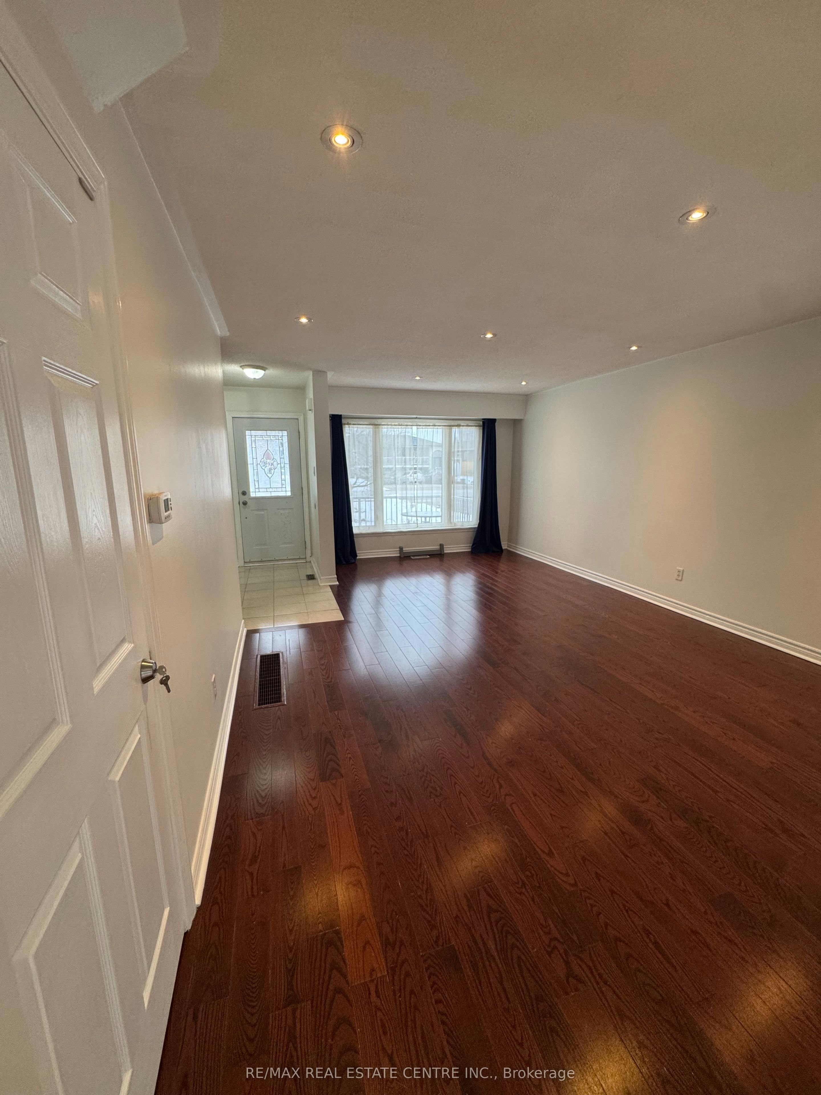 -Upper Level-1025 Blairholm Avenue, Mississauga, ON, L5C 1G5 - 6