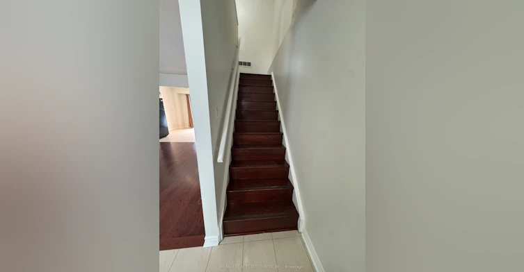 -Upper Level-1025 Blairholm Avenue, Mississauga, ON, L5C 1G5 - 3