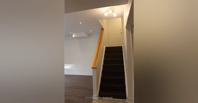 1449 Ithaca Court, Mississauga, ON, L5J 4L1 - 2