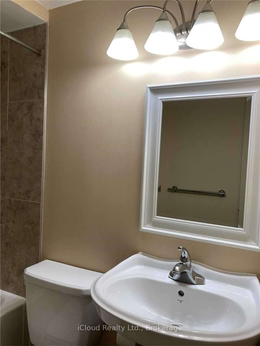 1449 Ithaca Court, Mississauga, ON, L5J 4L1 - 9