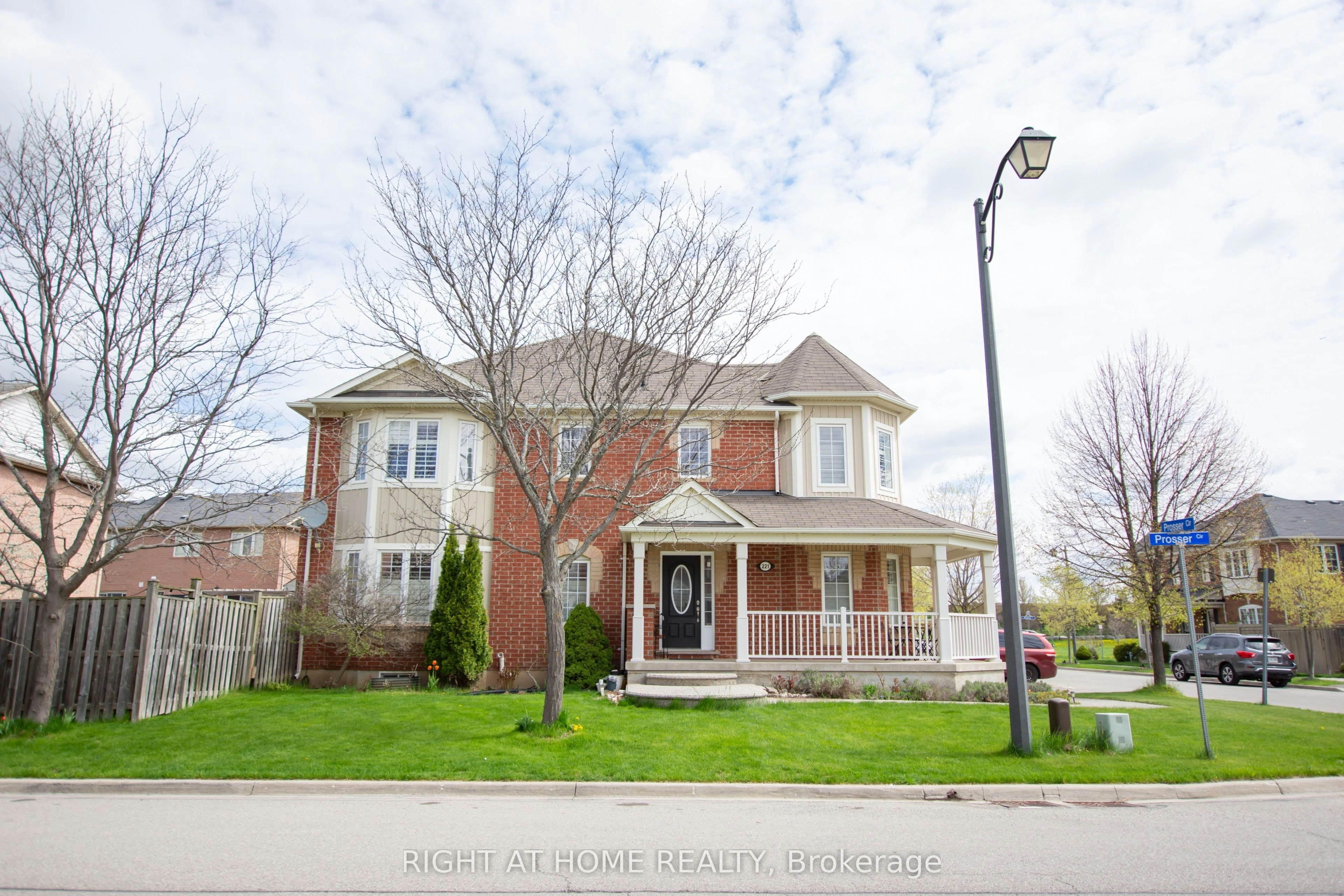 221 Prosser Circle, Milton, ON, L9T 0P6