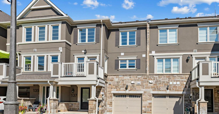 137 Christopher Road, Oakville, ON, L6H 0X9