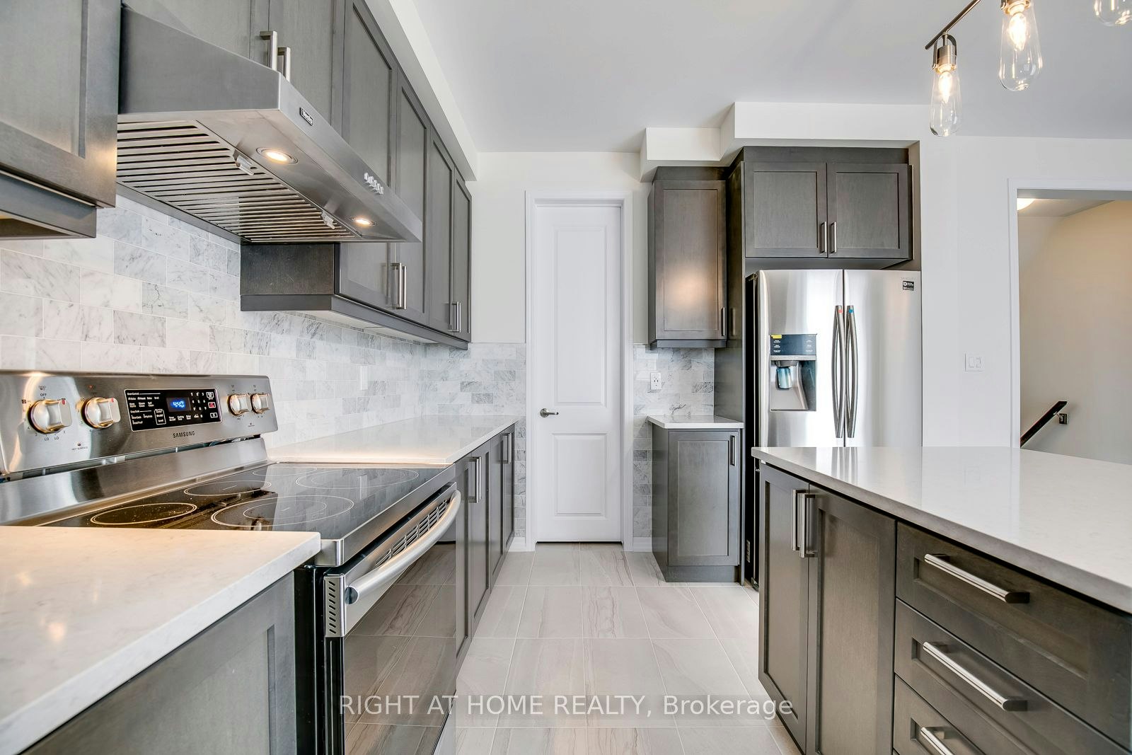 3329 Vardon Way, Oakville, ON, L6M 1R6 - 9