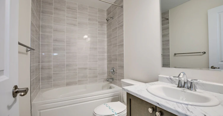 3329 Vardon Way, Oakville, ON, L6M 1R6 - 25