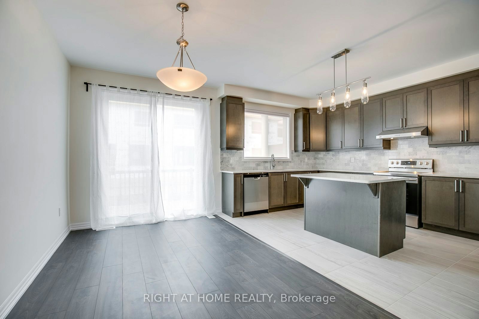 3329 Vardon Way, Oakville, ON, L6M 1R6 - 12